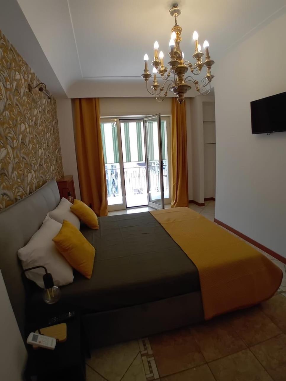 Reginella House Hotel เนเปิลส์ ภายนอก รูปภาพ