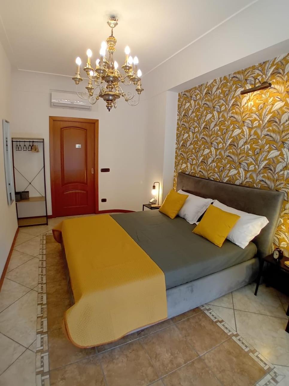 Reginella House Hotel เนเปิลส์ ภายนอก รูปภาพ