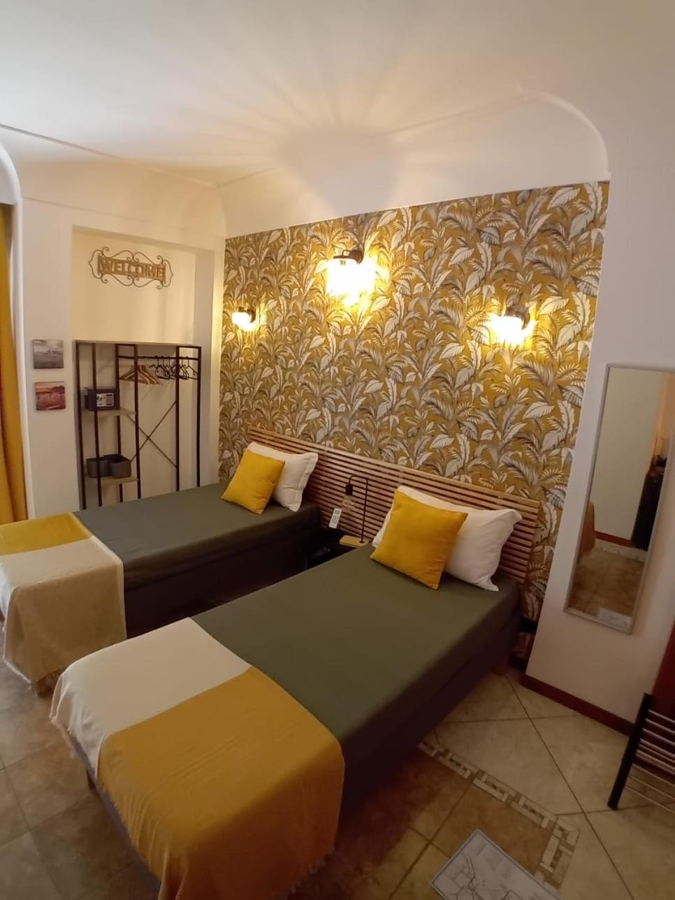 Reginella House Hotel เนเปิลส์ ภายนอก รูปภาพ