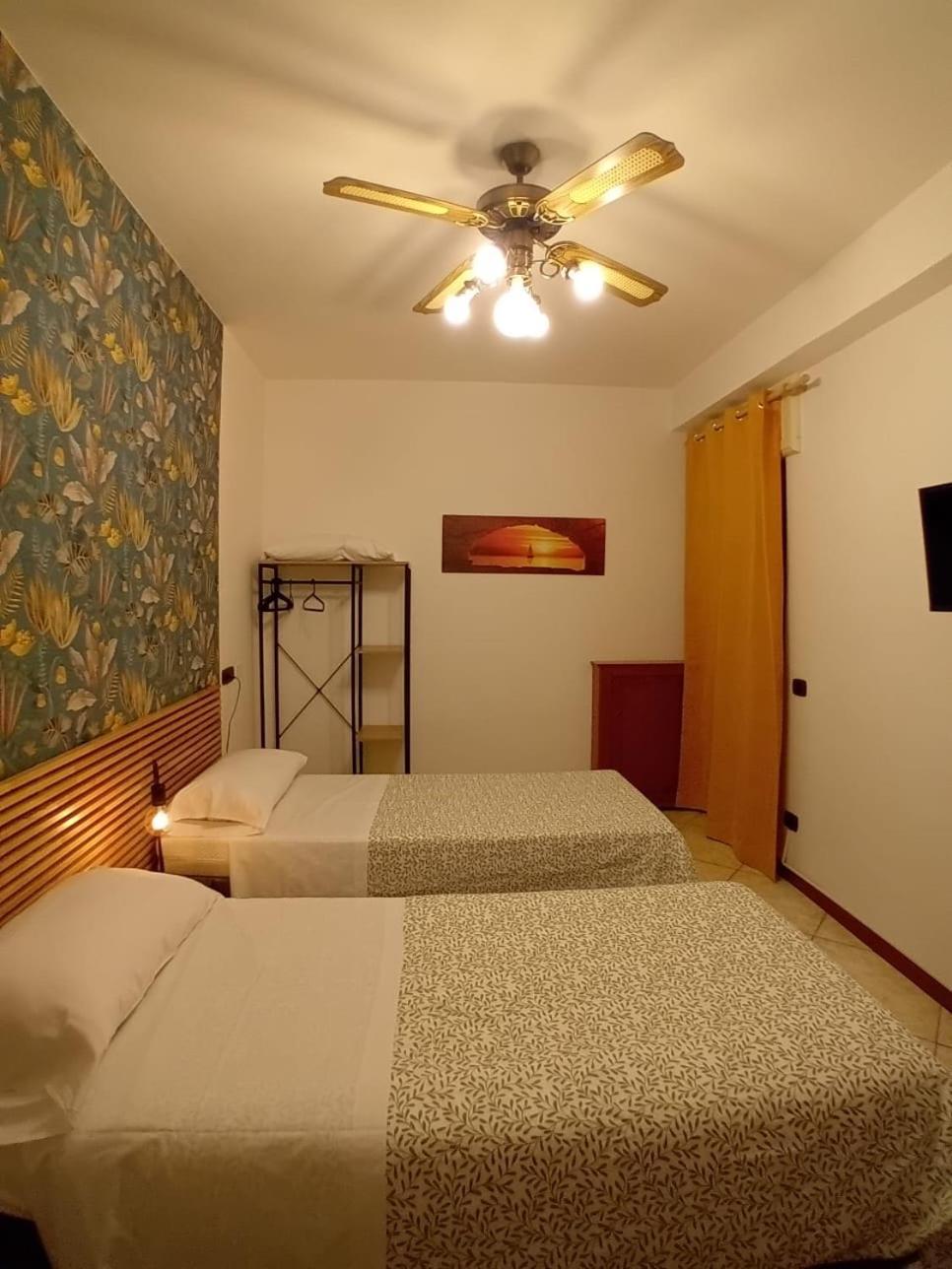 Reginella House Hotel เนเปิลส์ ภายนอก รูปภาพ